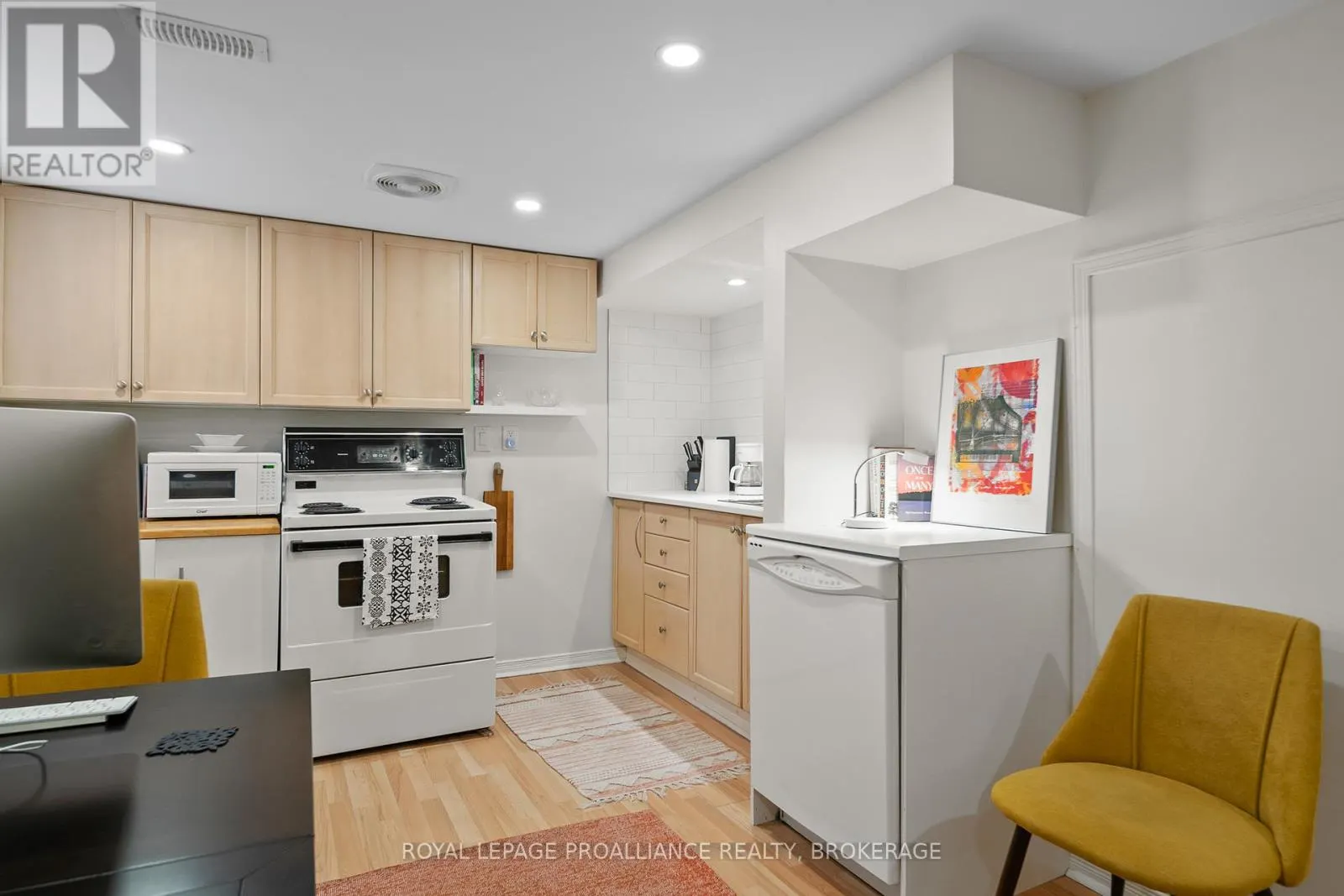 8 GRAHAM AVENUE