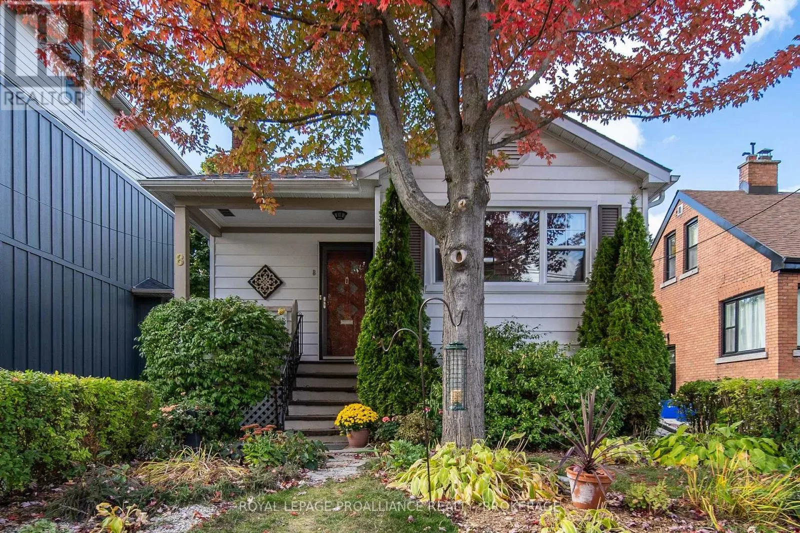 8 GRAHAM AVENUE