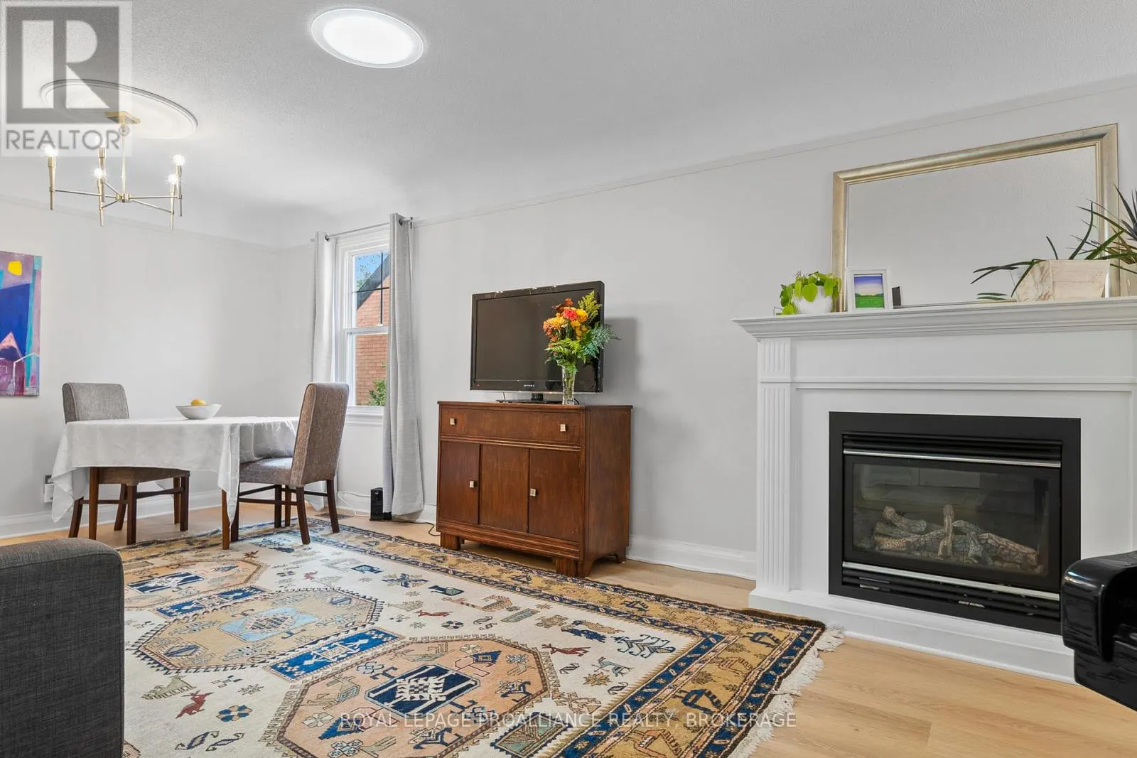 8 GRAHAM AVENUE