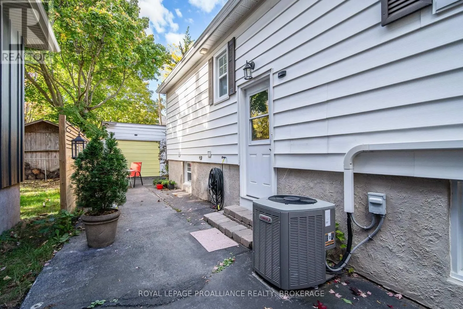 8 GRAHAM AVENUE