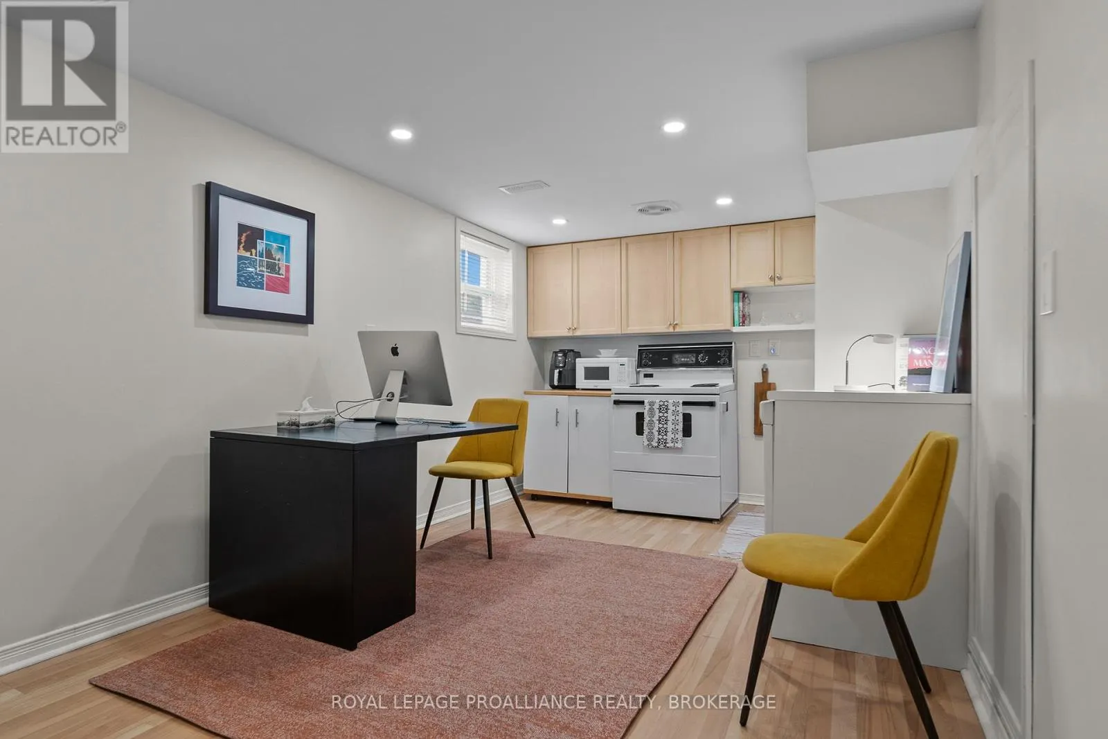 8 GRAHAM AVENUE