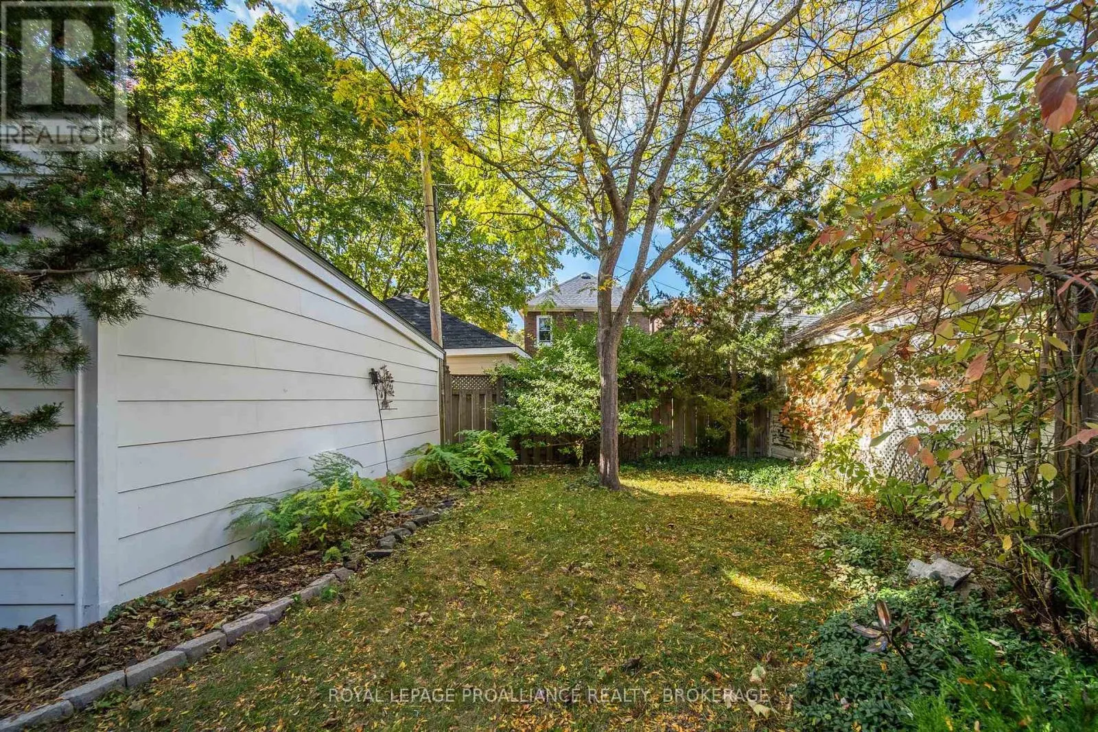 8 GRAHAM AVENUE