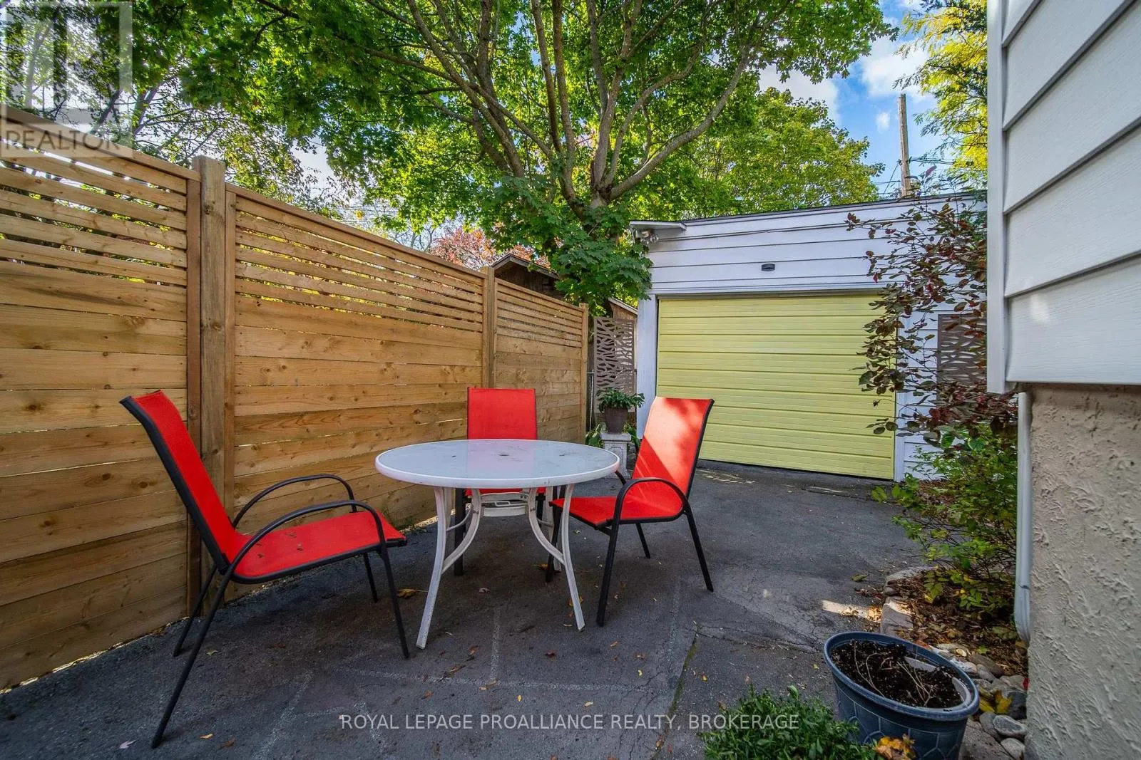 8 GRAHAM AVENUE