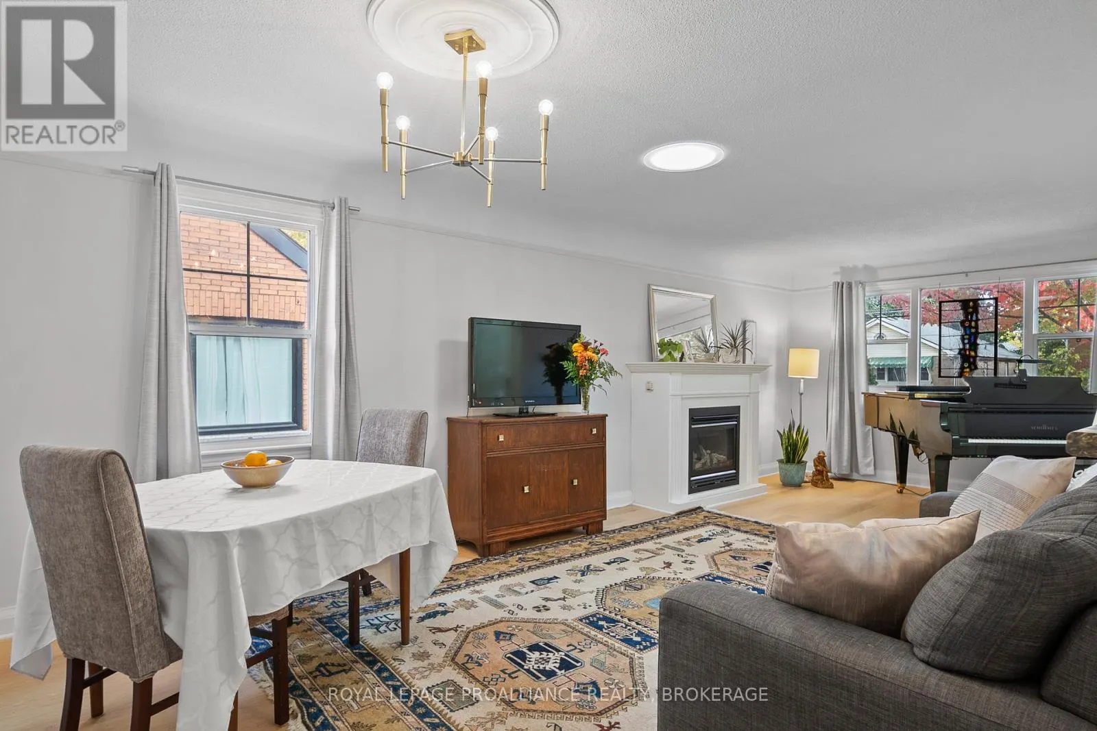 8 GRAHAM AVENUE