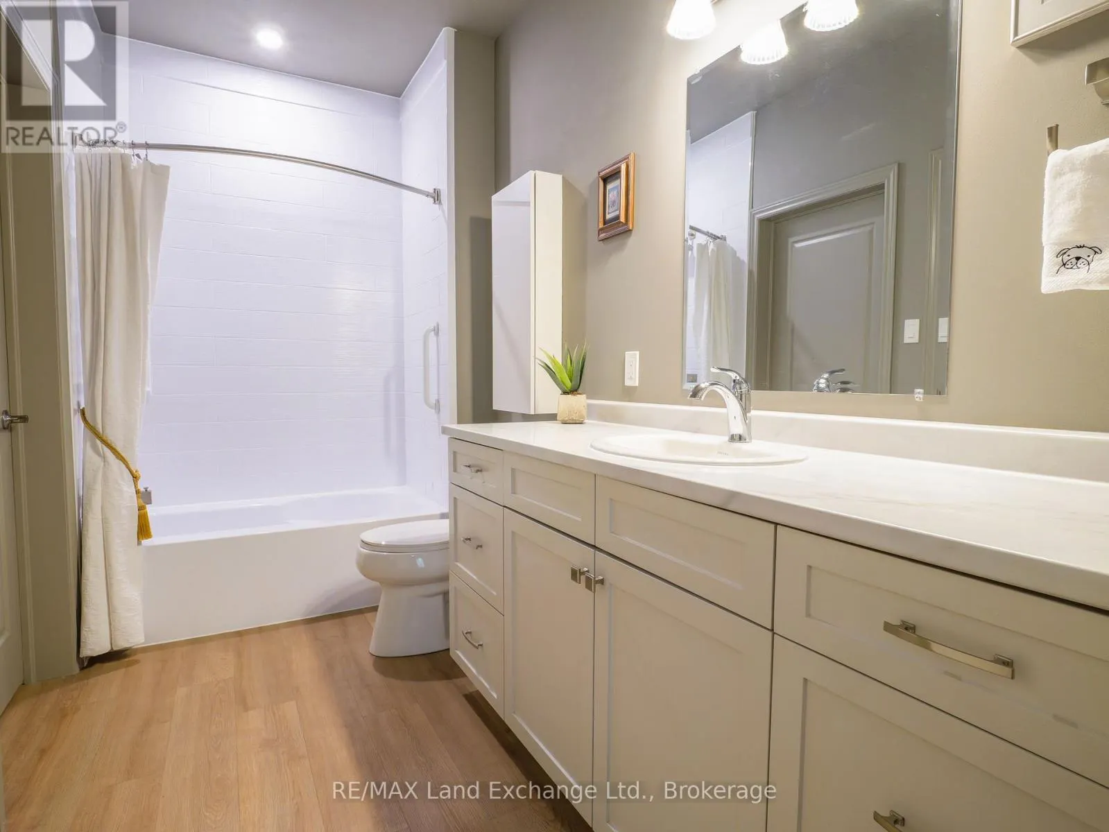 1 - 775 CAMPBELL AVENUE, #1