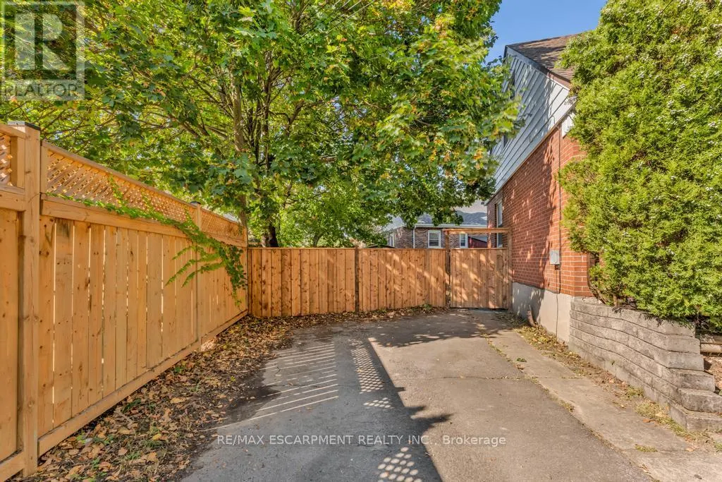 9 ELAINE COURT