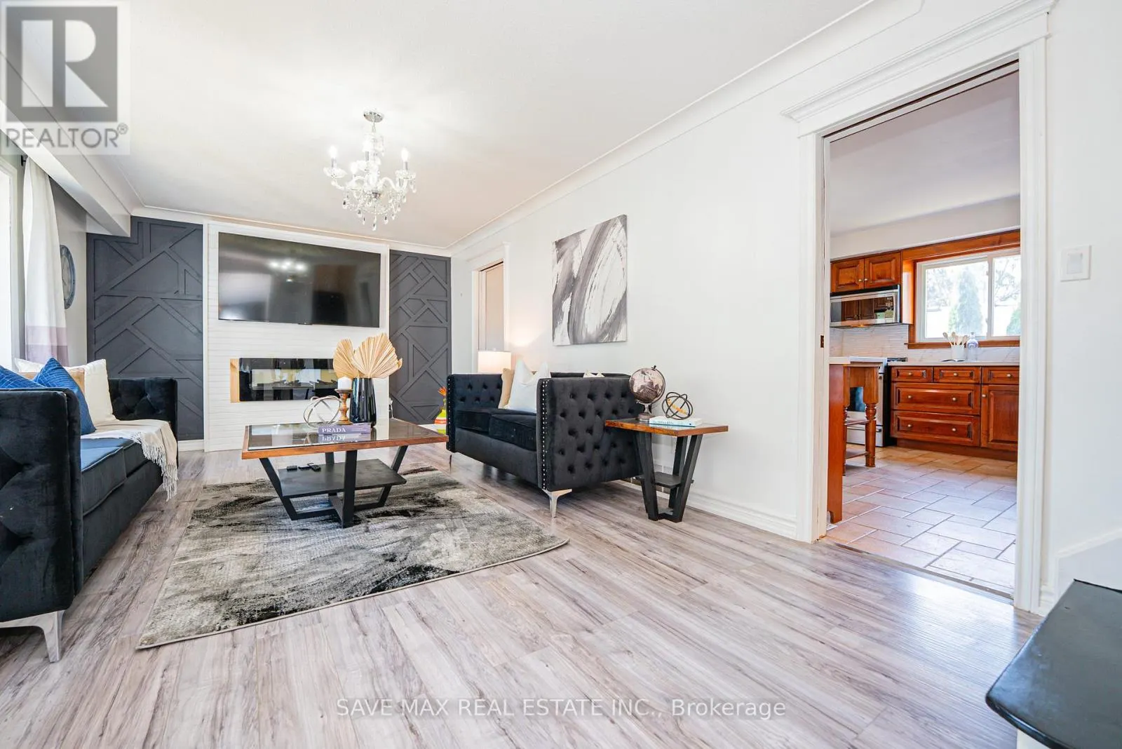 6307 CAROLYN AVENUE