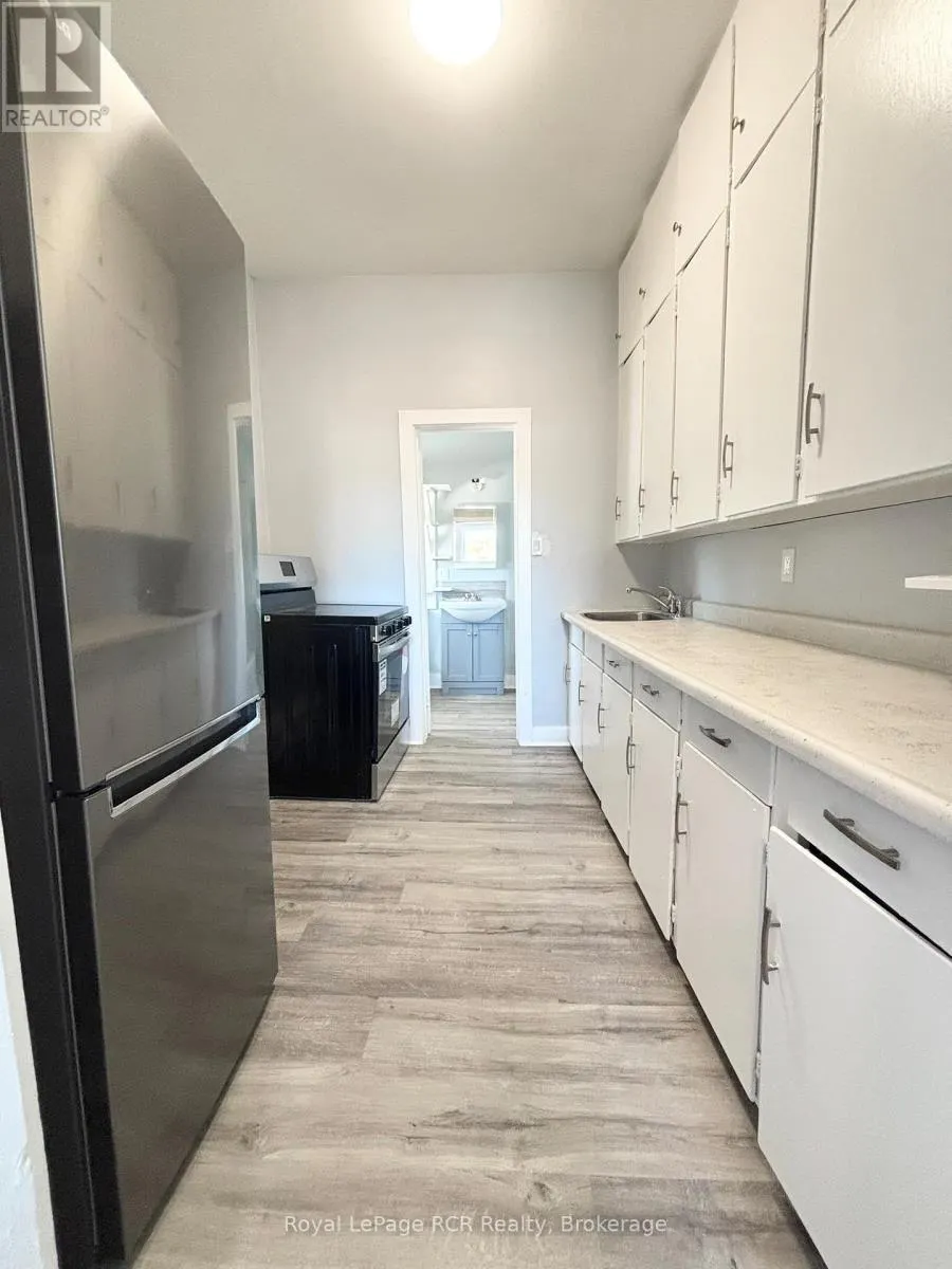 6 - 844 2ND AVENUE E, #6