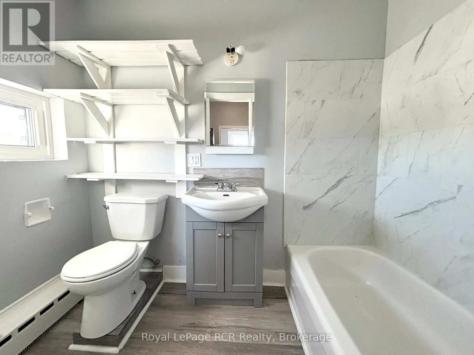 6 - 844 2ND AVENUE E, #6
