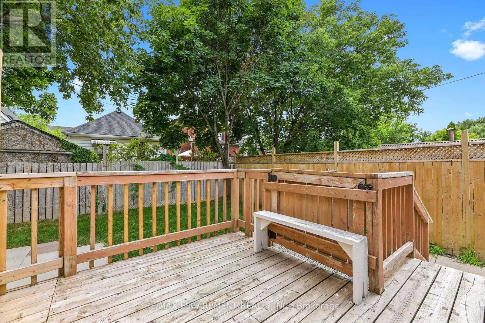 UPPER - 54 CRAIGMILLER AVENUE