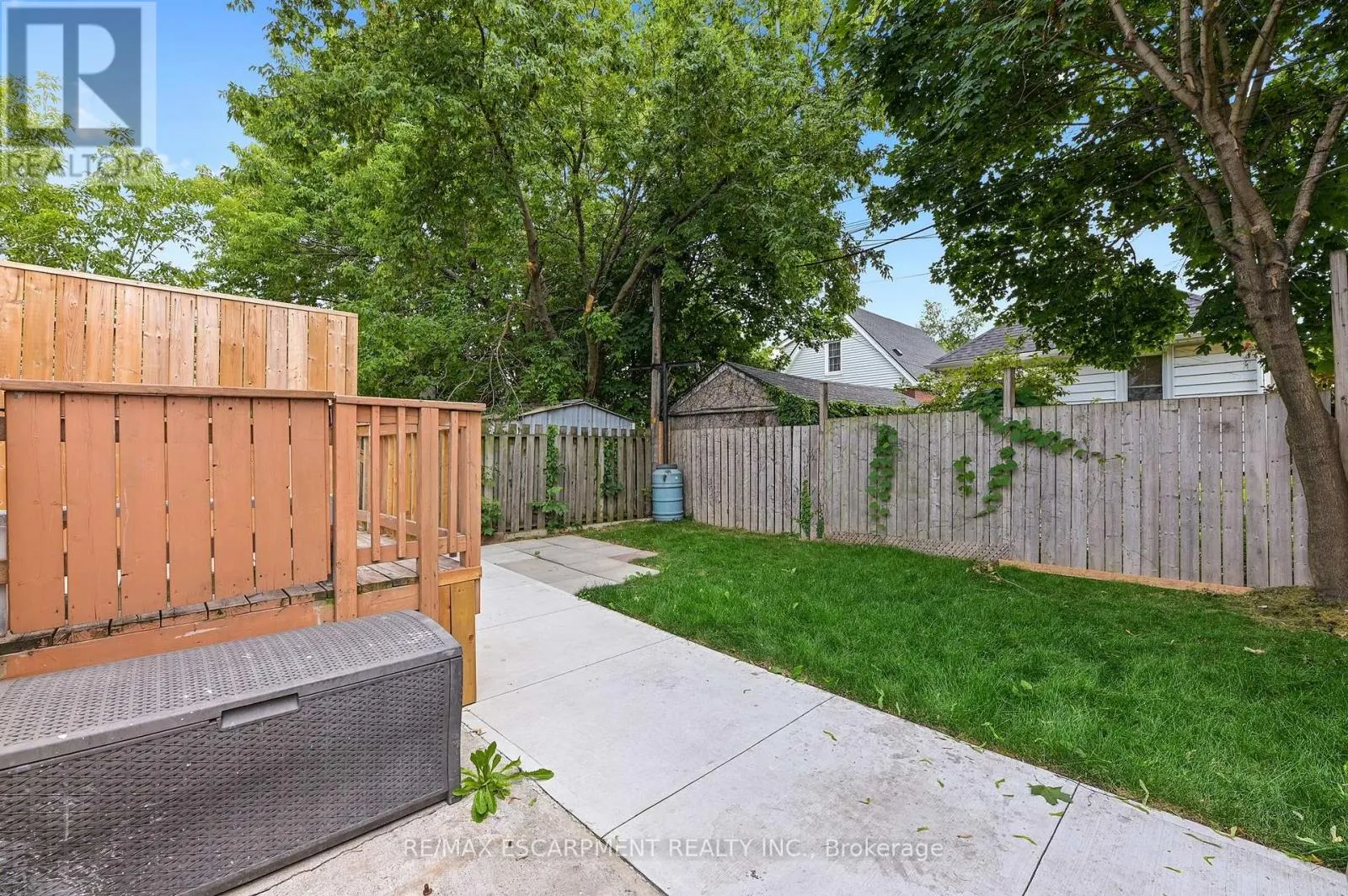 UPPER - 54 CRAIGMILLER AVENUE