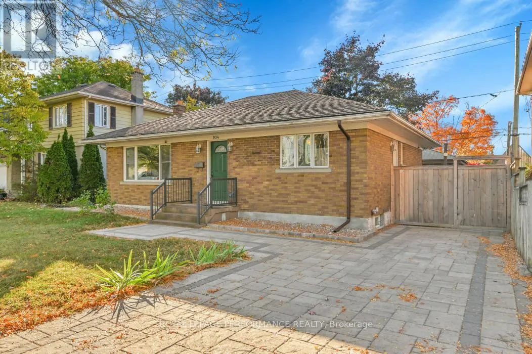 934 SMYTH ROAD
