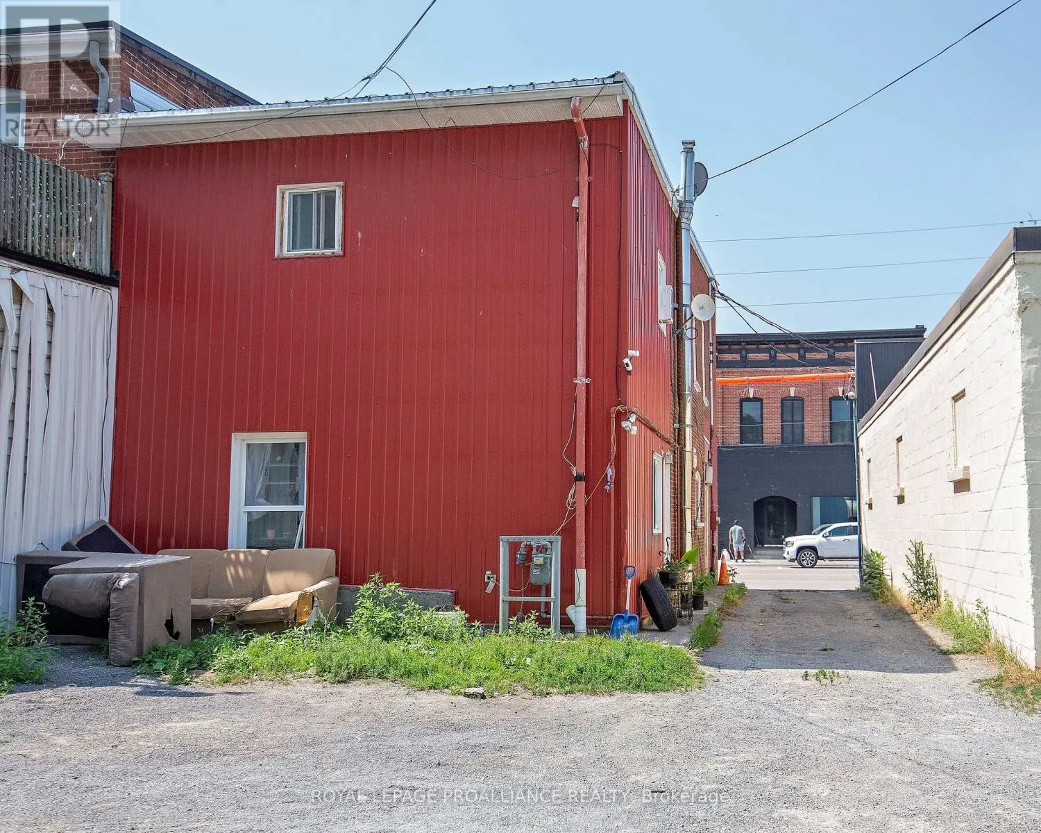 331 VICTORIA STREET N