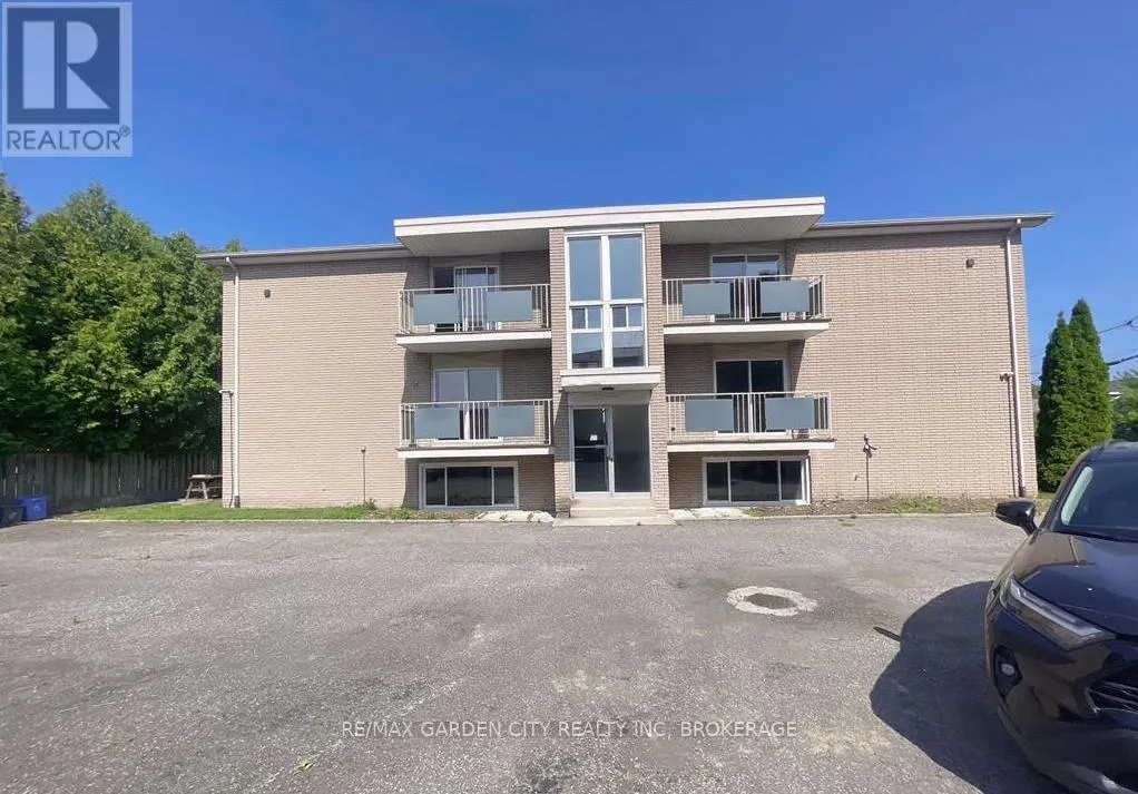 4 - 15 JOHN STREET, #4