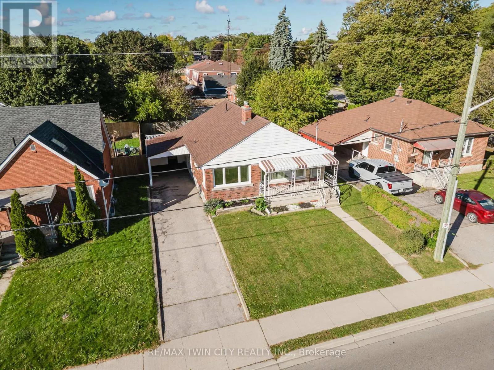 48 CHRISTOPHER DRIVE