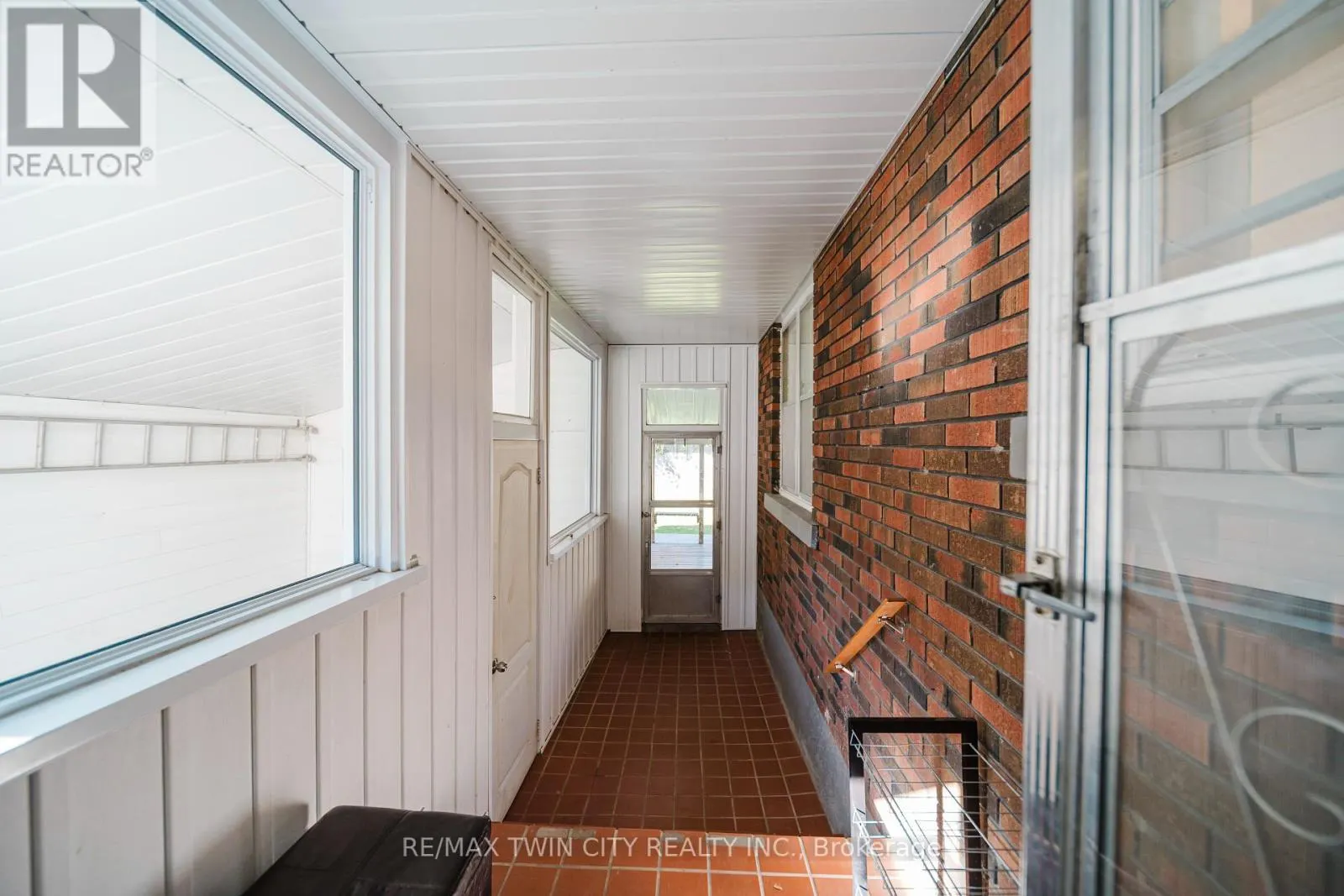 48 CHRISTOPHER DRIVE