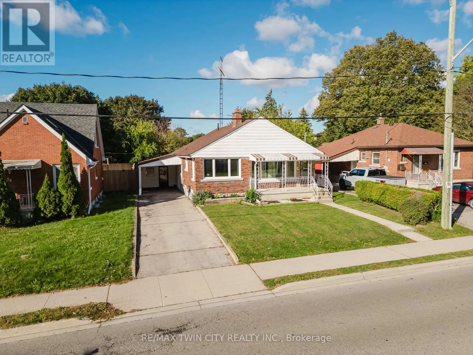 48 CHRISTOPHER DRIVE
