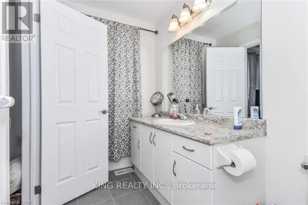 26 - 470 LINDEN DRIVE