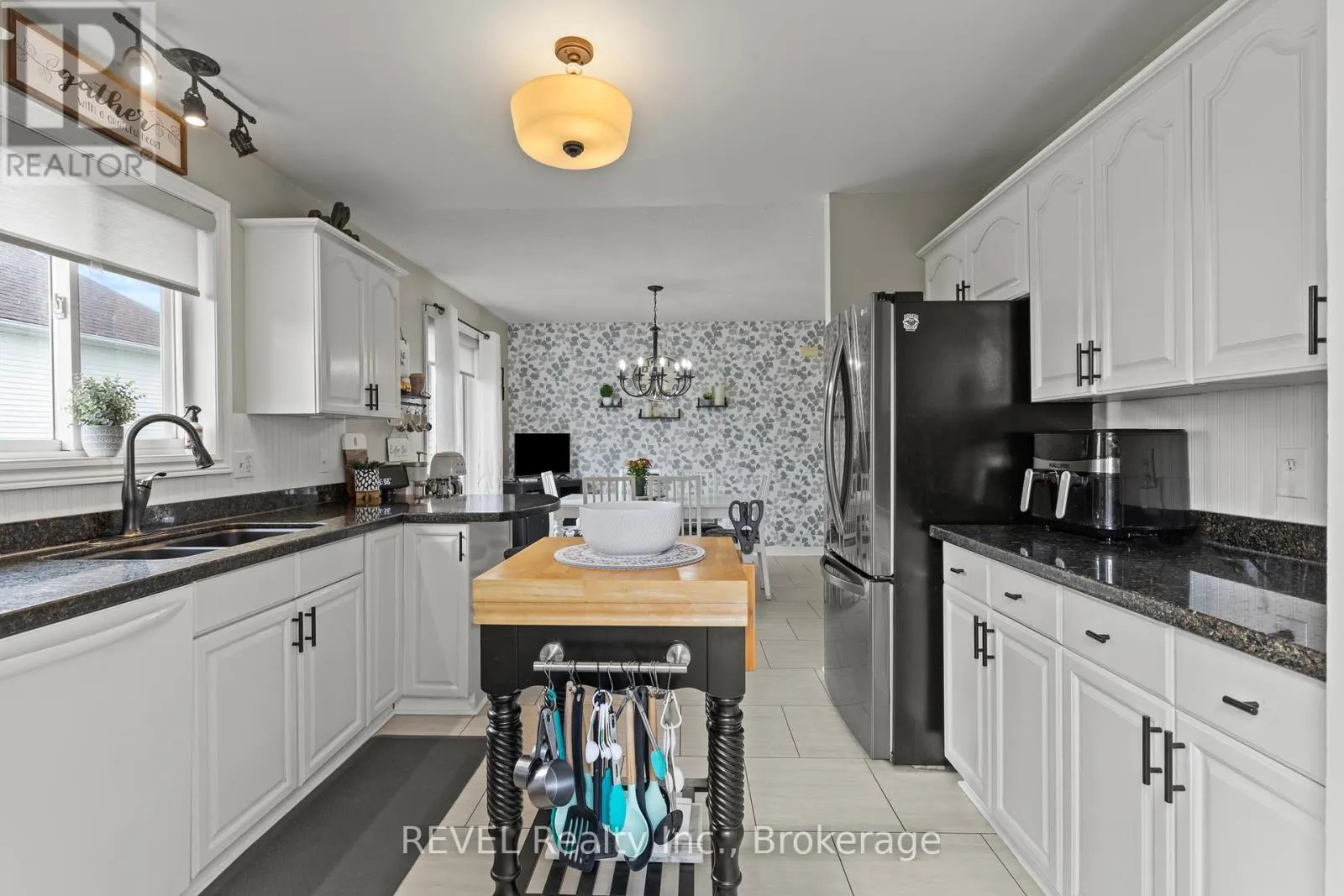 360 ANTOINETTE ROAD