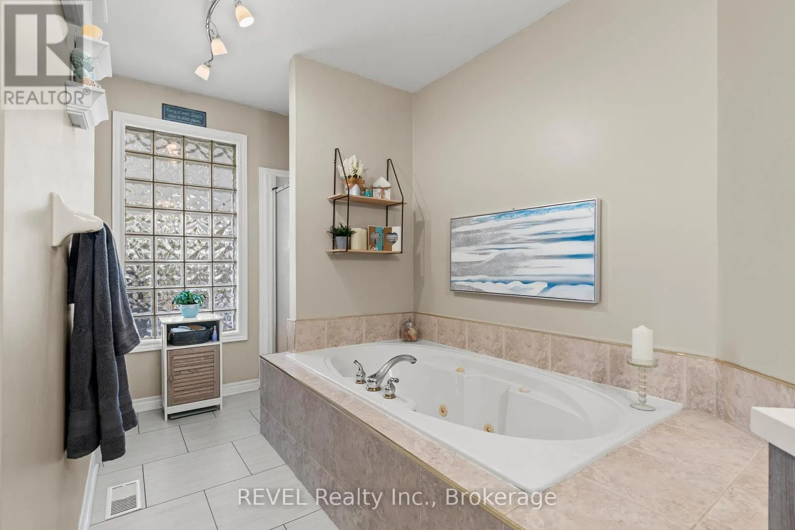 360 ANTOINETTE ROAD