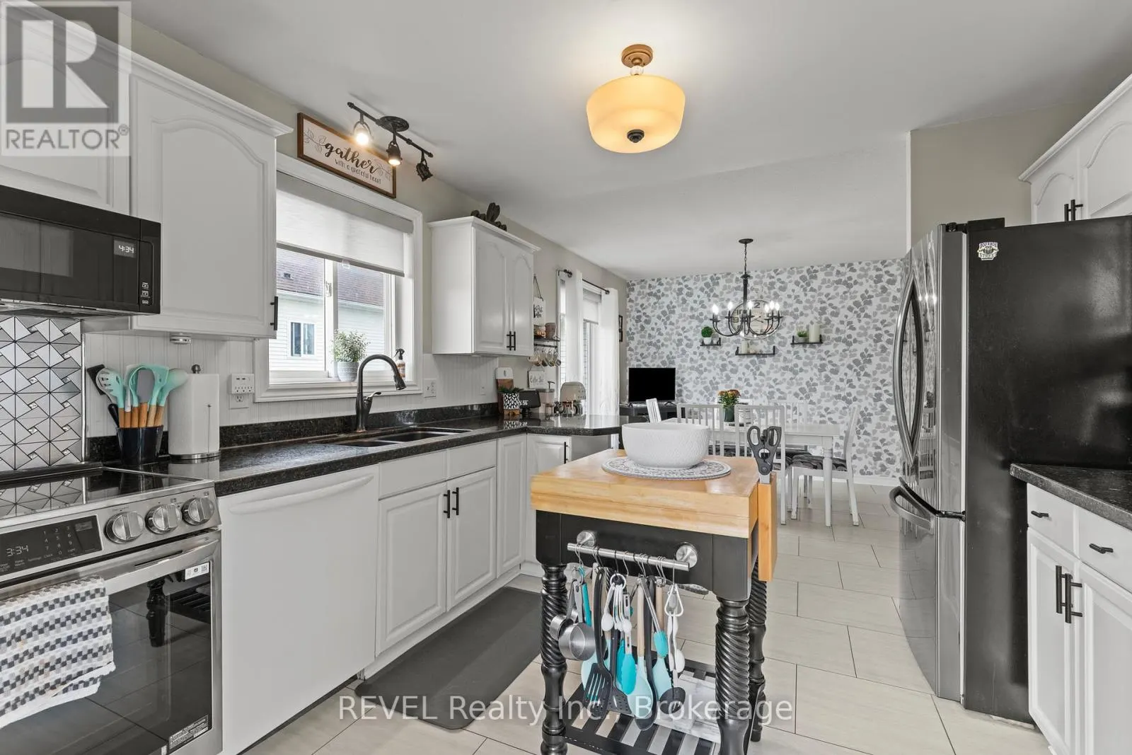 360 ANTOINETTE ROAD