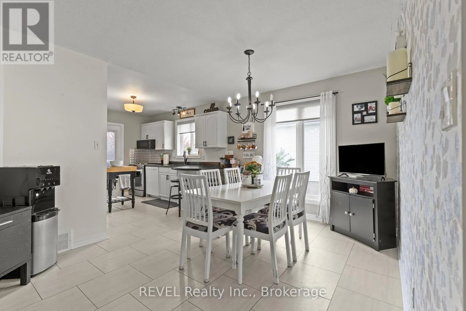 360 ANTOINETTE ROAD