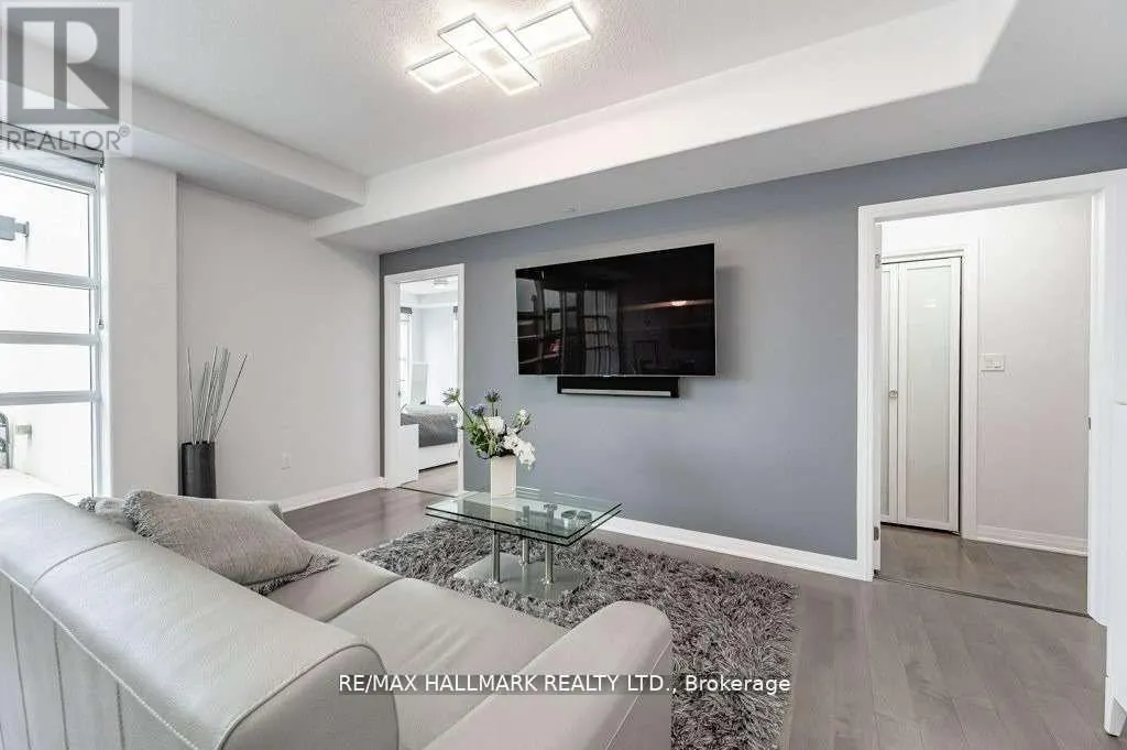 409 - 10 CONCORD PLACE