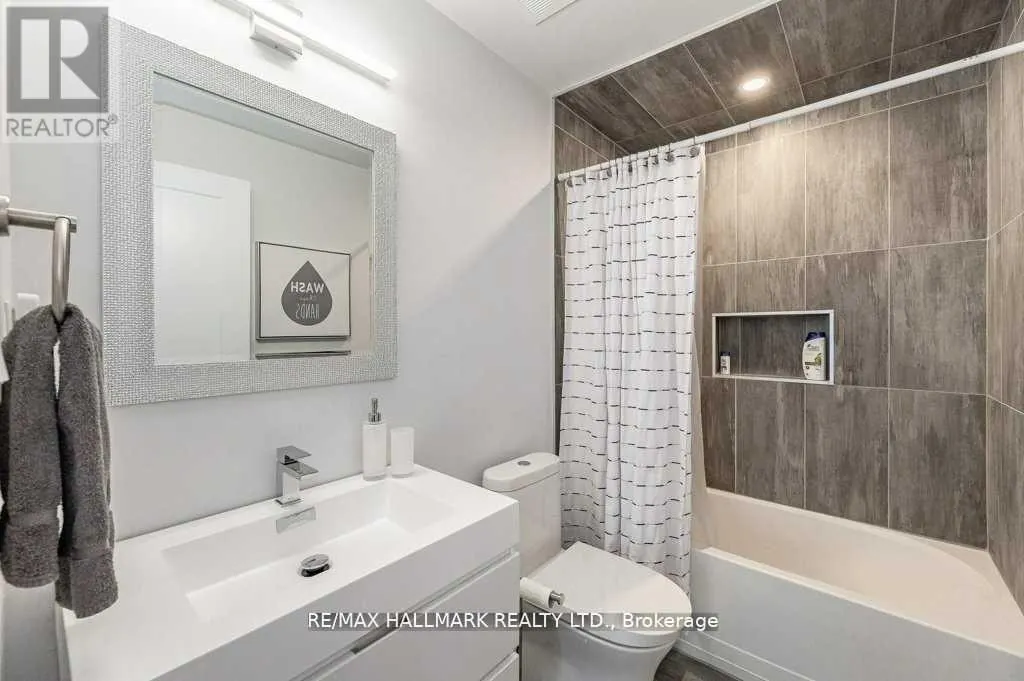 409 - 10 CONCORD PLACE