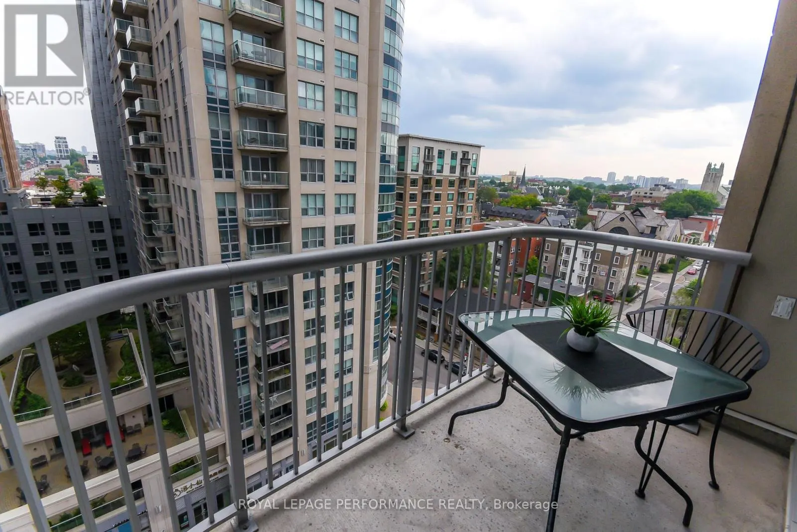 1107 - 234 RIDEAU STREET