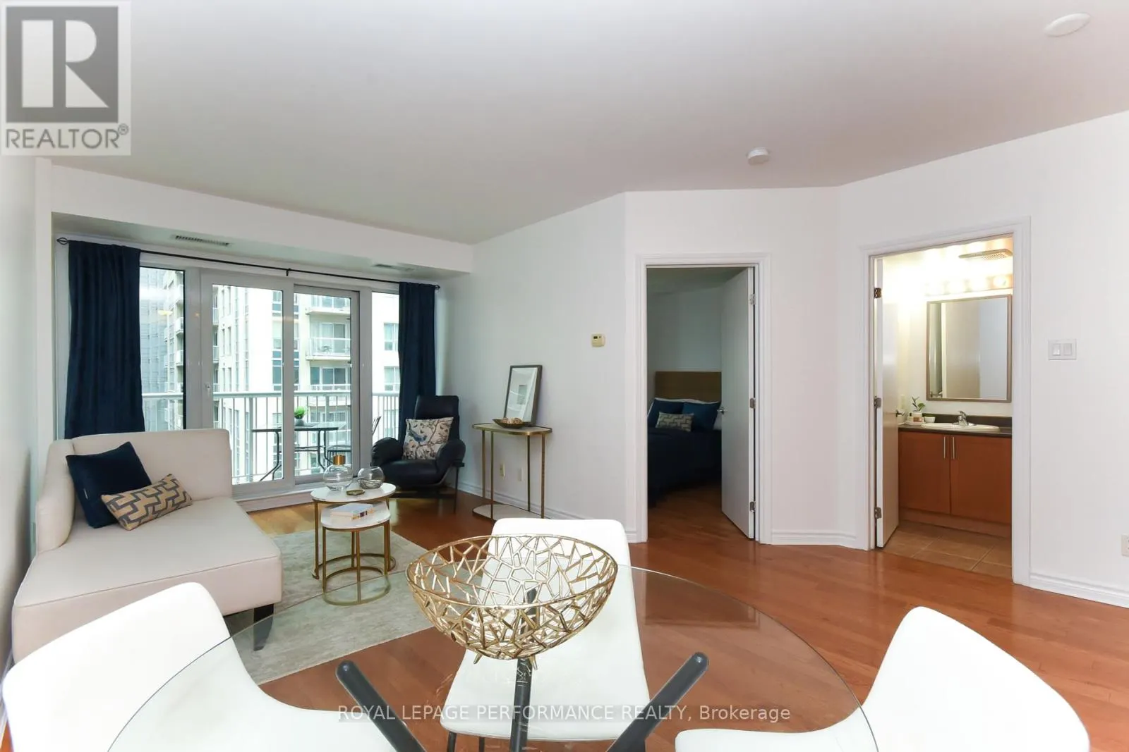 1107 - 234 RIDEAU STREET