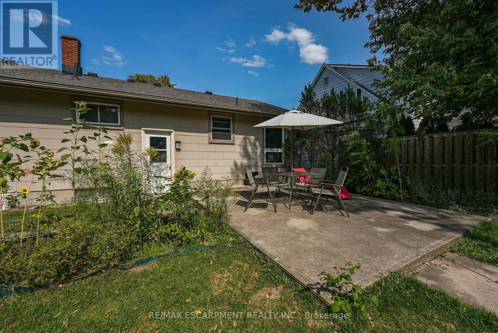 230 ST. CATHARINES STREET