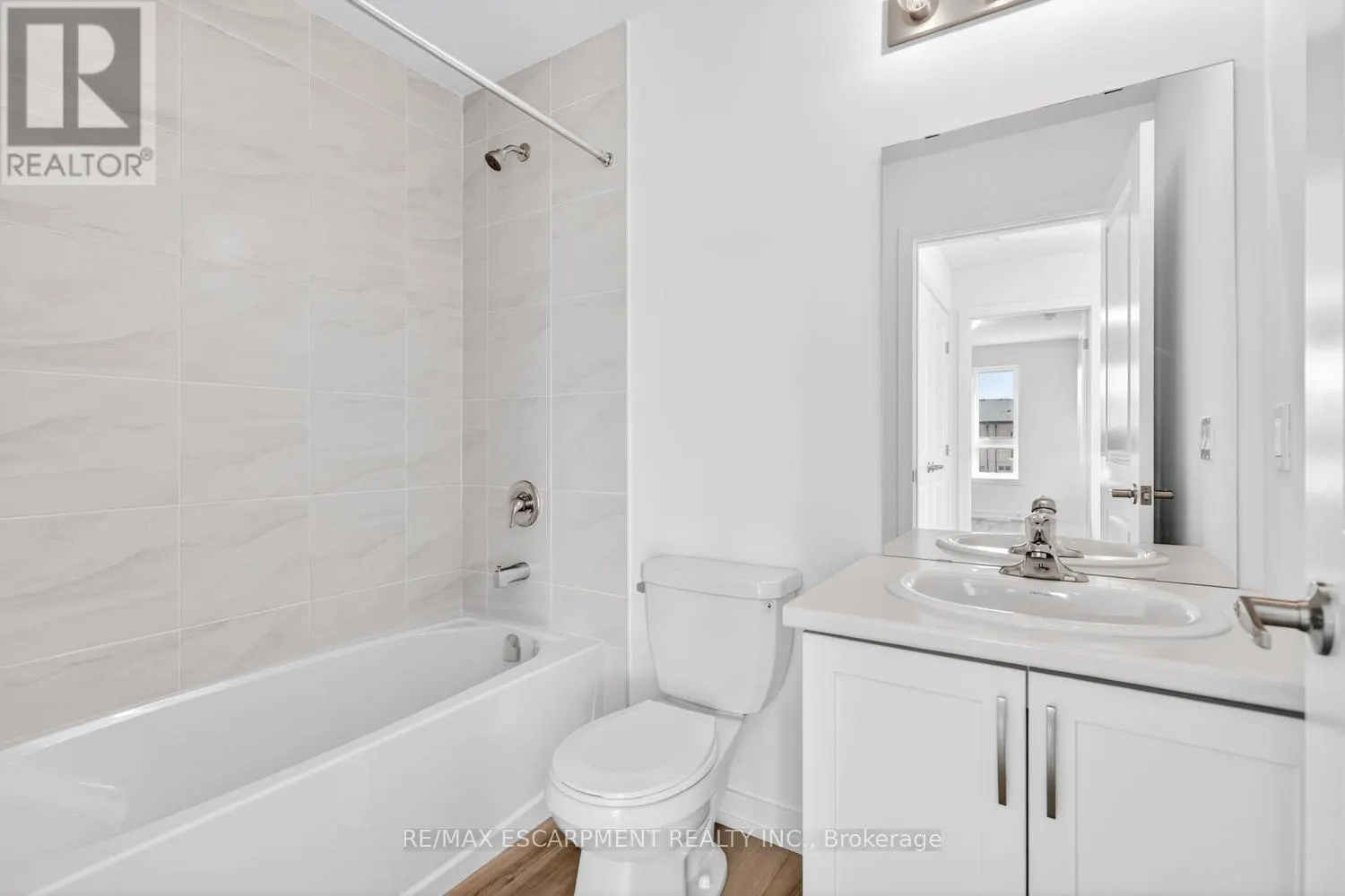 39 - 70 KENESKY DRIVE