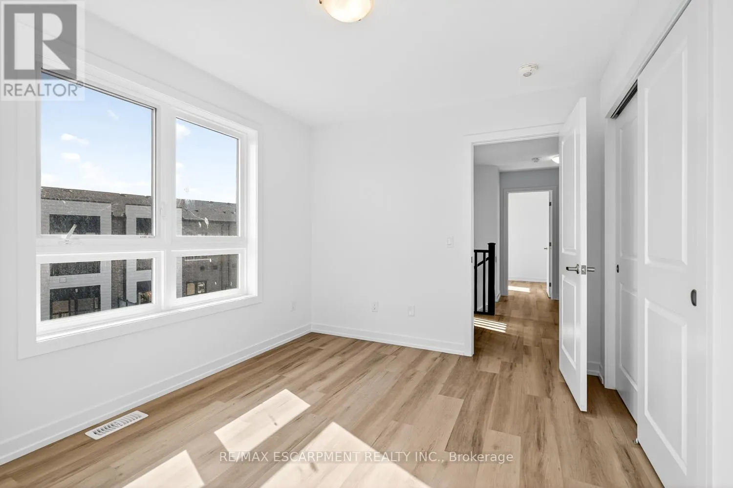 39 - 70 KENESKY DRIVE