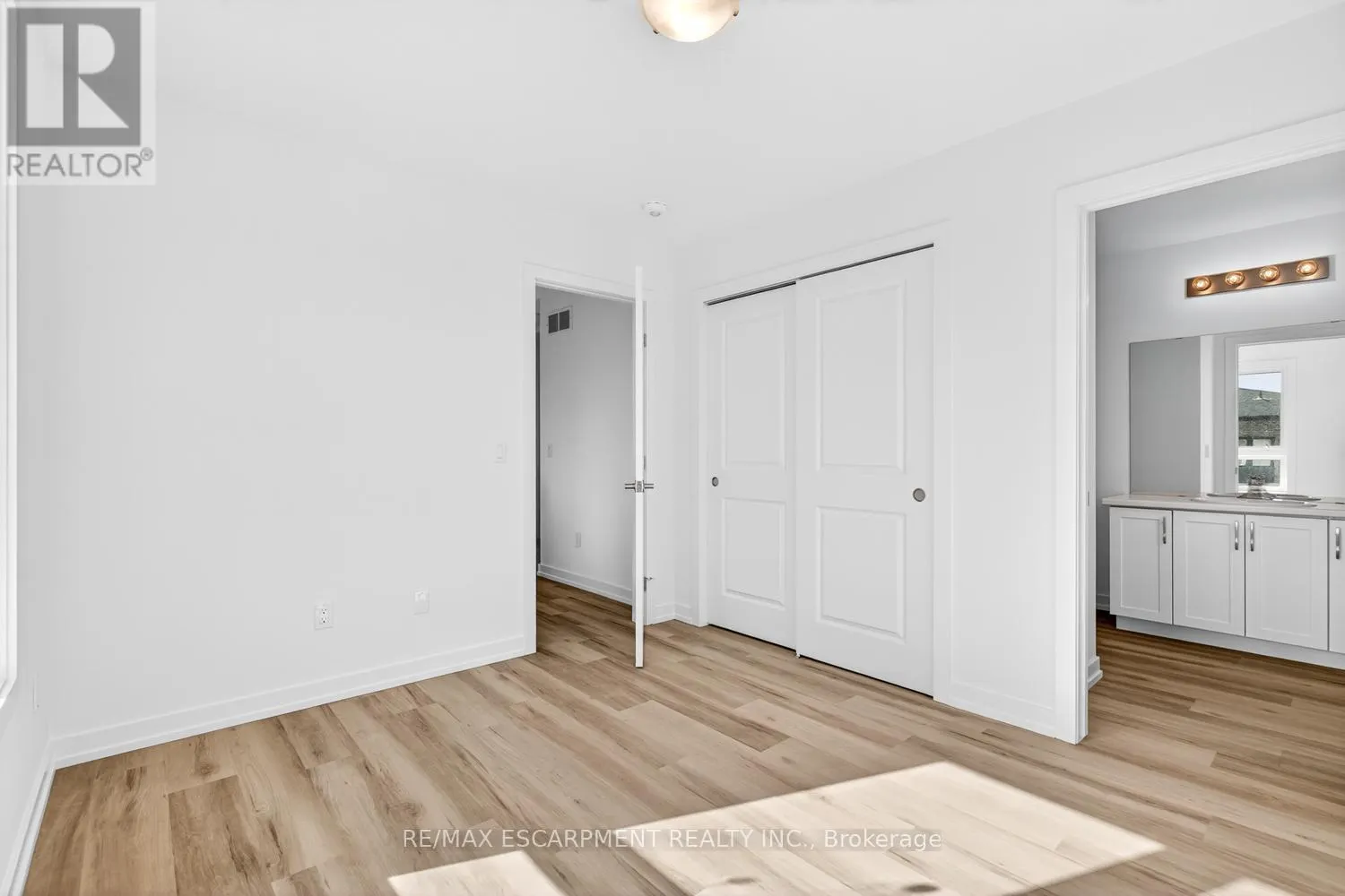 39 - 70 KENESKY DRIVE