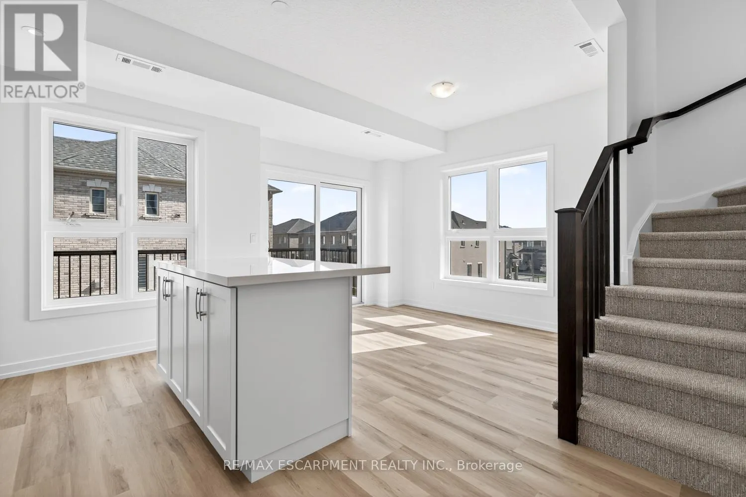 39 - 70 KENESKY DRIVE