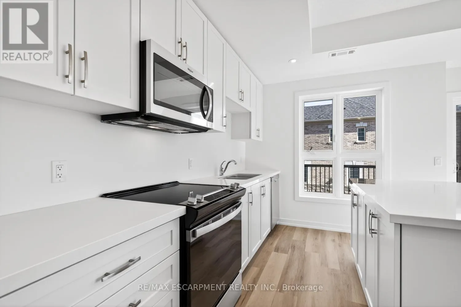 39 - 70 KENESKY DRIVE
