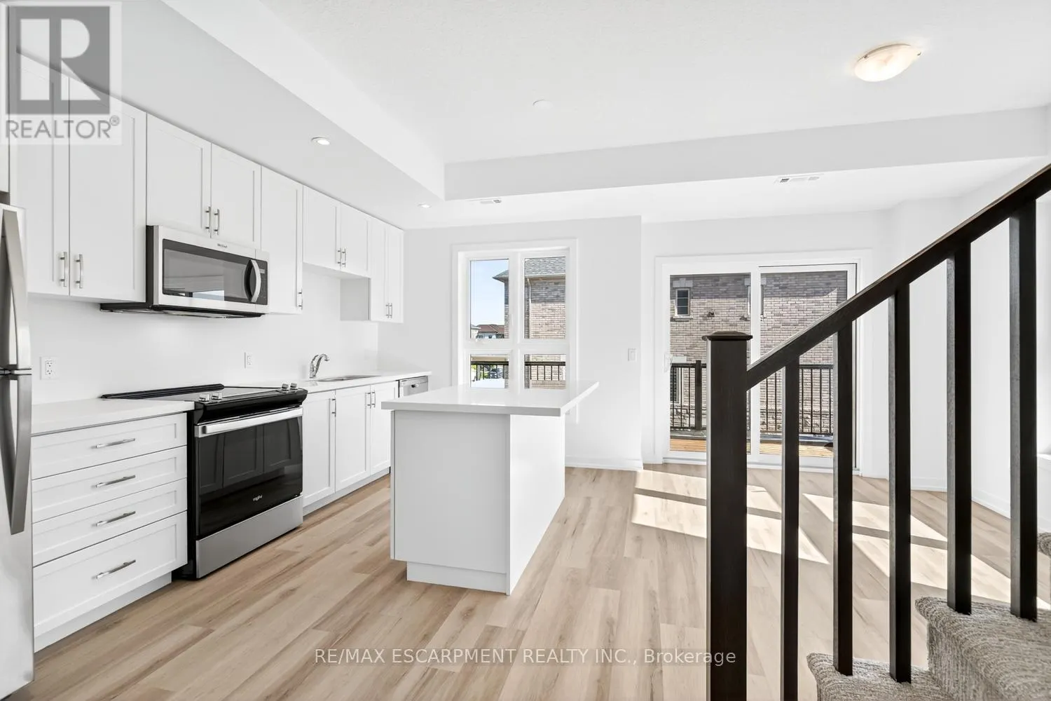 39 - 70 KENESKY DRIVE