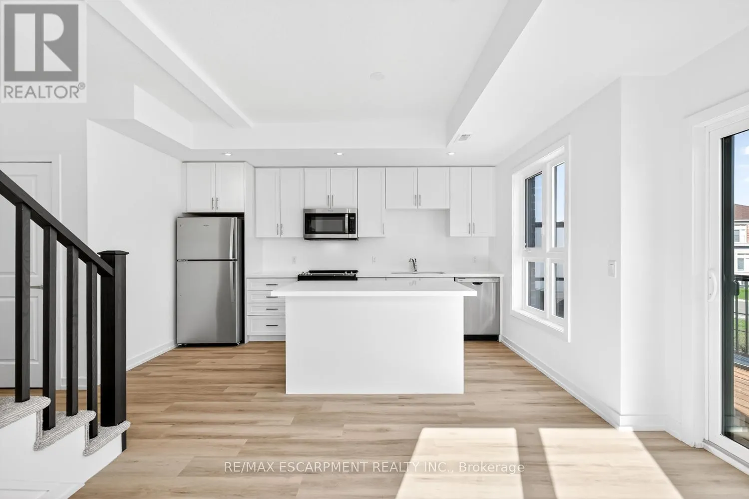 39 - 70 KENESKY DRIVE