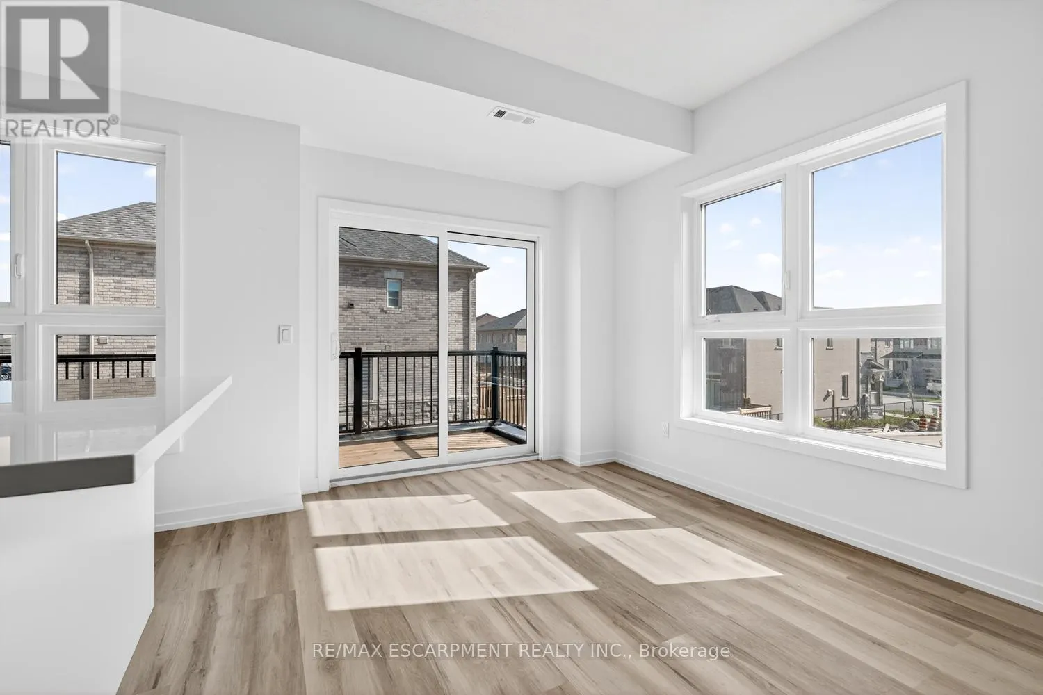 39 - 70 KENESKY DRIVE