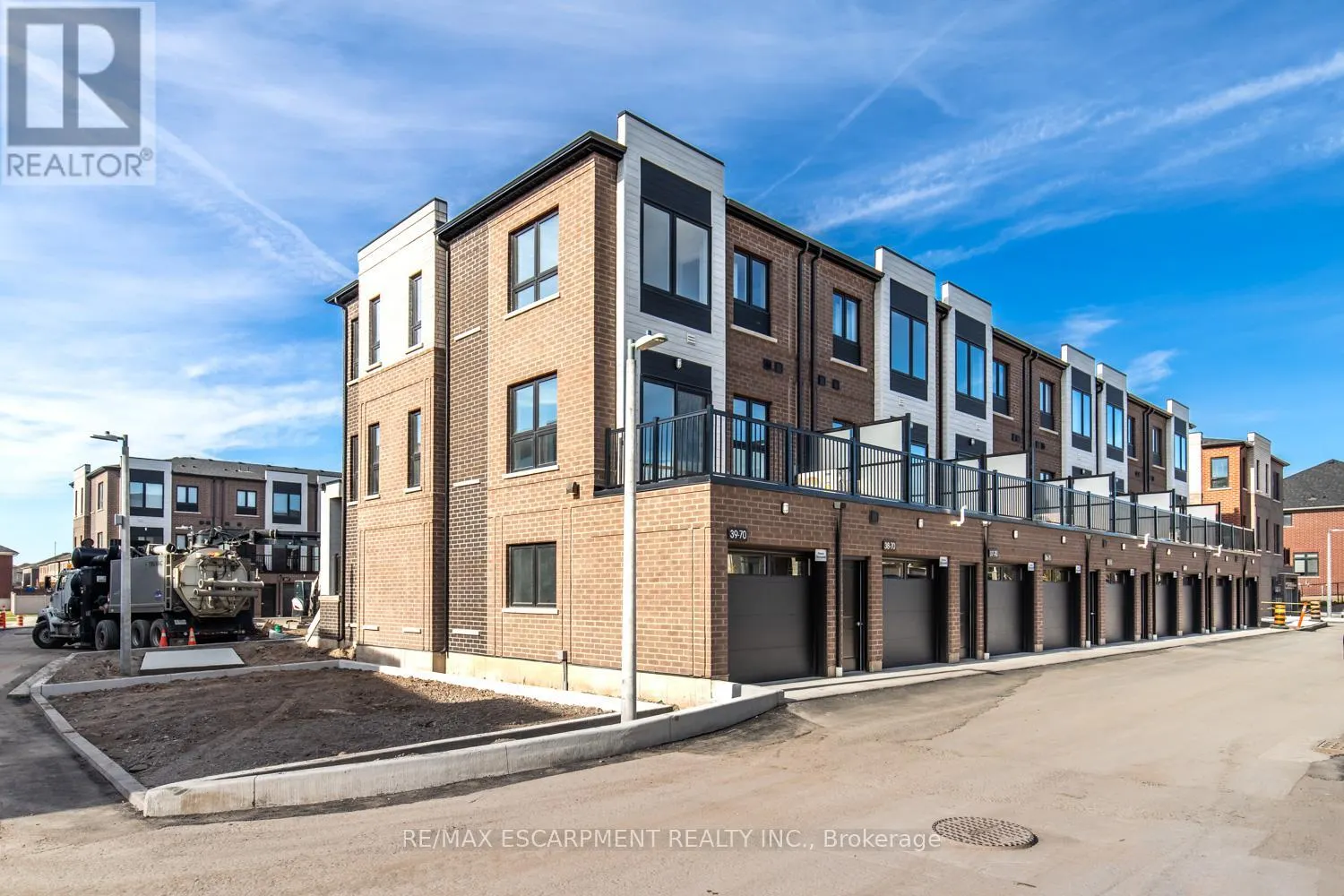 39 - 70 KENESKY DRIVE