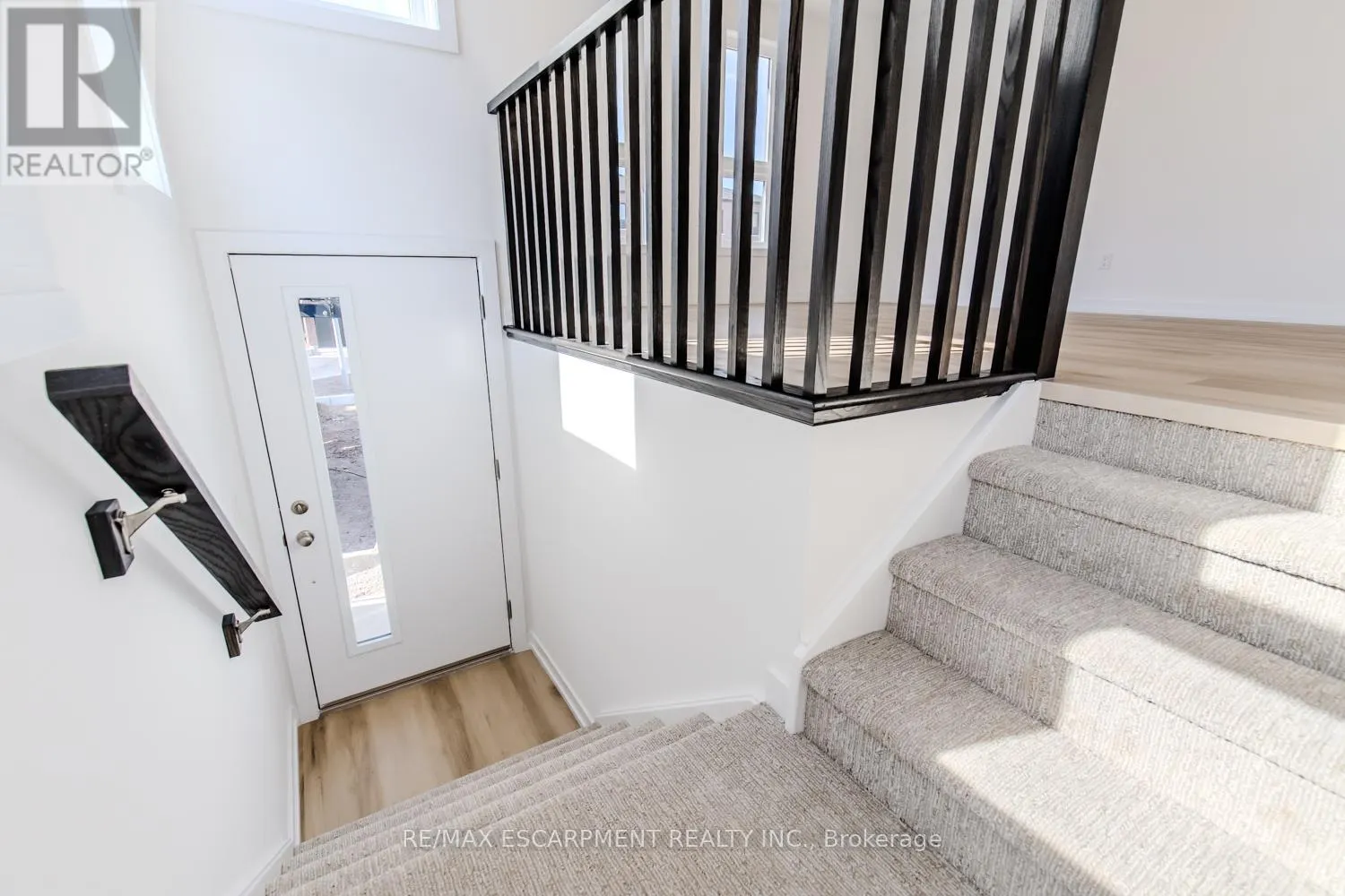 39 - 70 KENESKY DRIVE