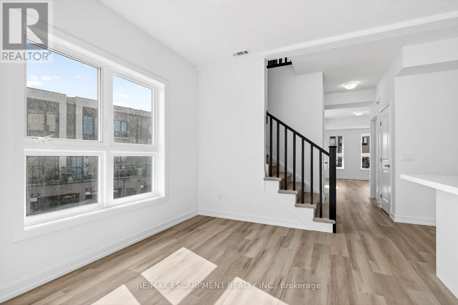 39 - 70 KENESKY DRIVE