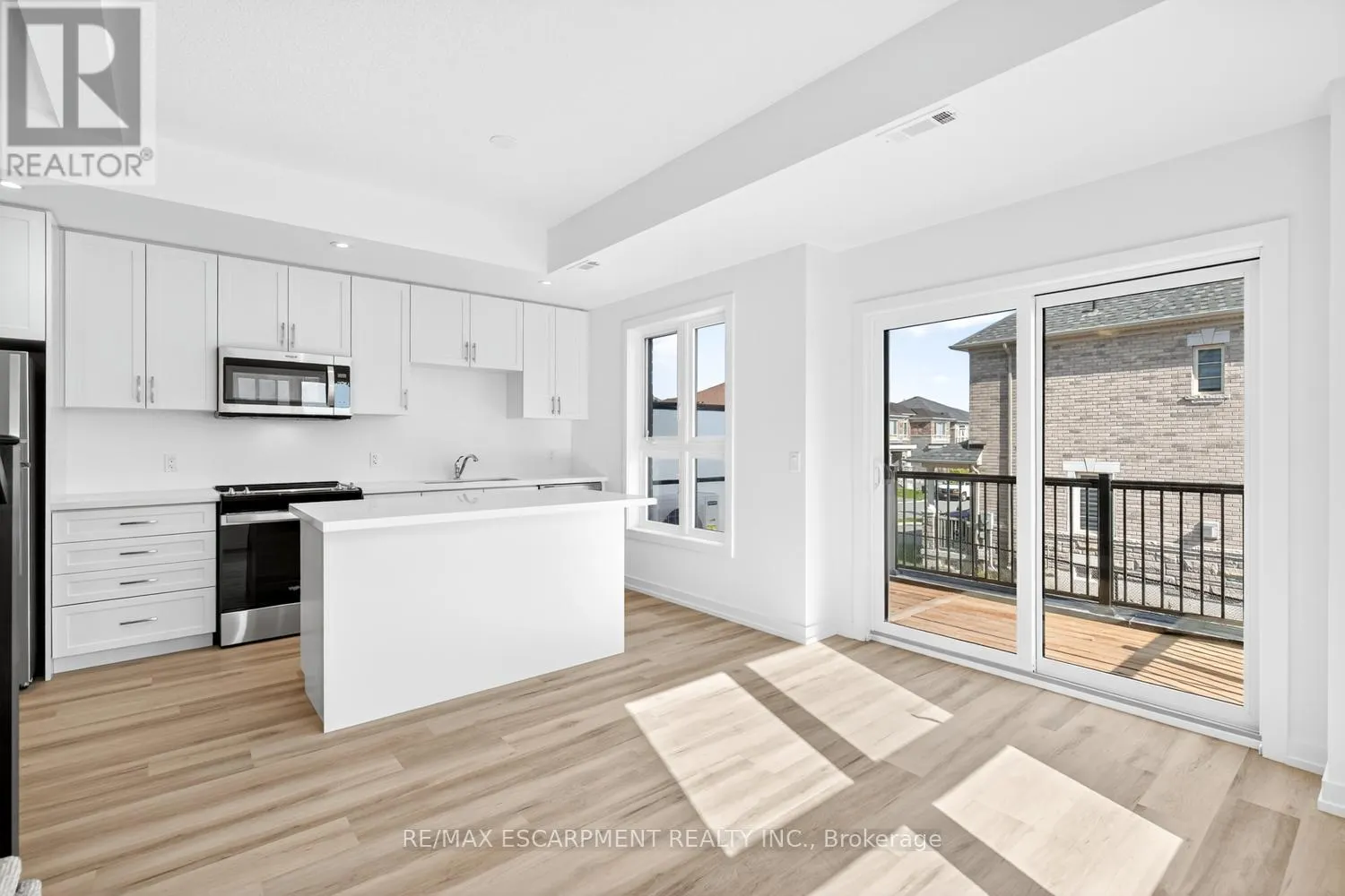 39 - 70 KENESKY DRIVE
