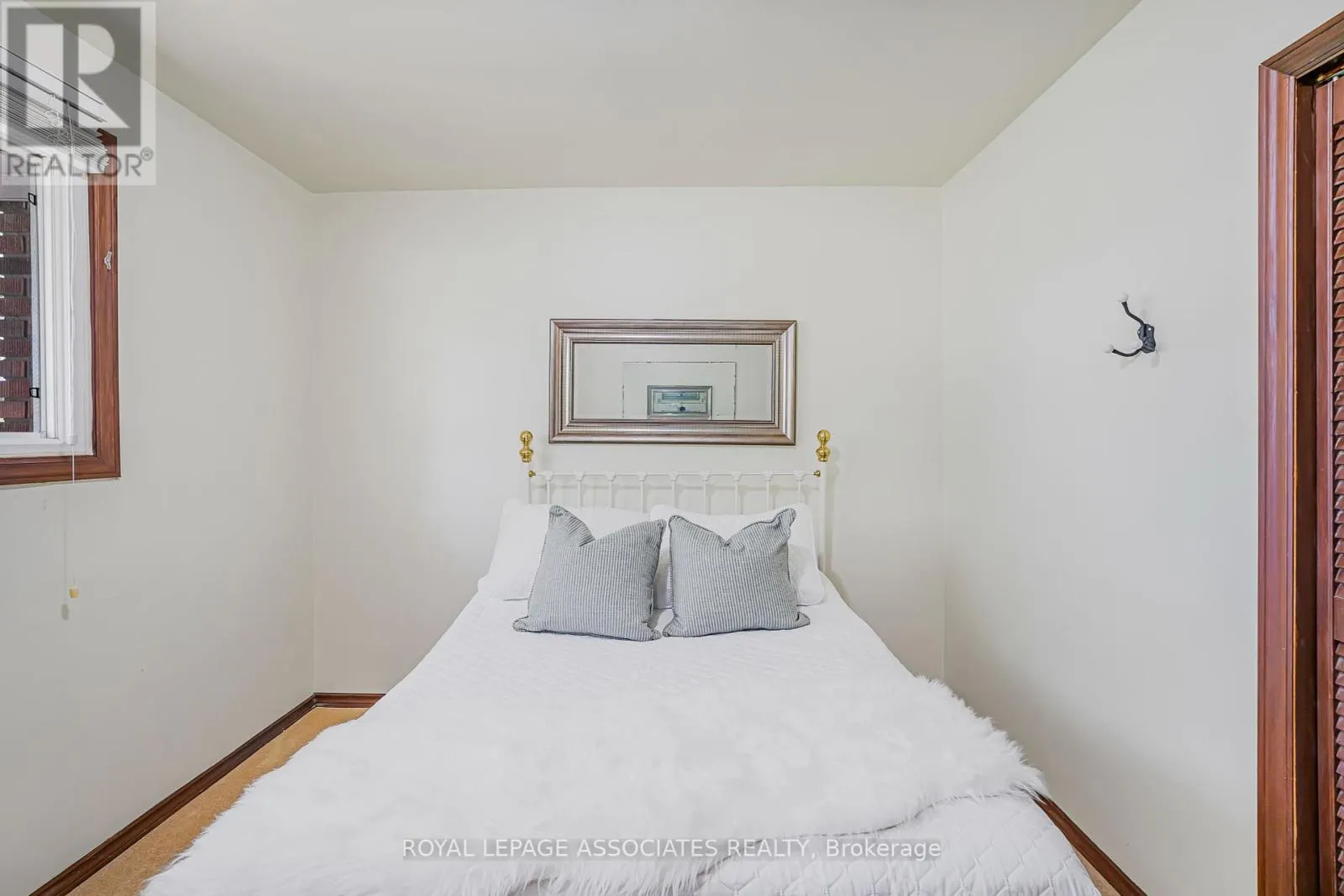 2371 HENDERSHOT ROAD
