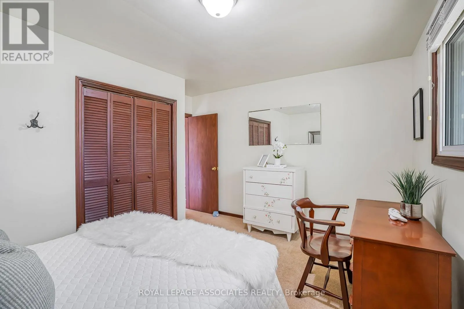 2371 HENDERSHOT ROAD