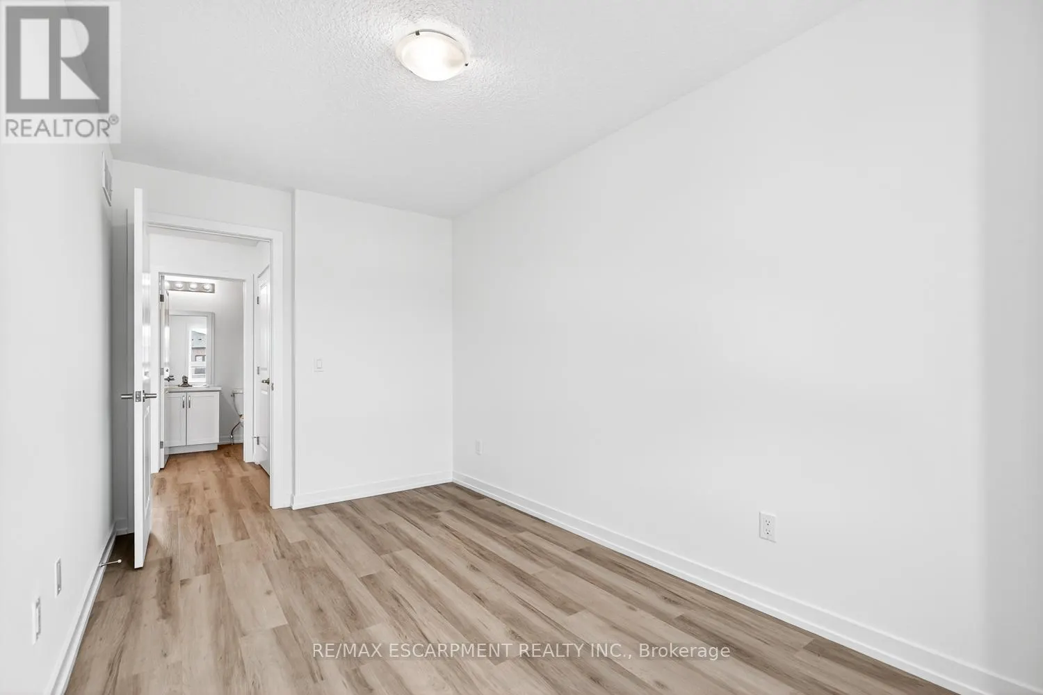 37 - 70 KENESKY DRIVE
