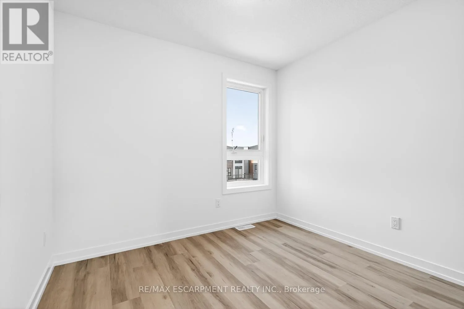 37 - 70 KENESKY DRIVE