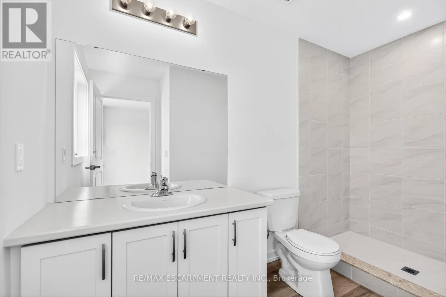 37 - 70 KENESKY DRIVE