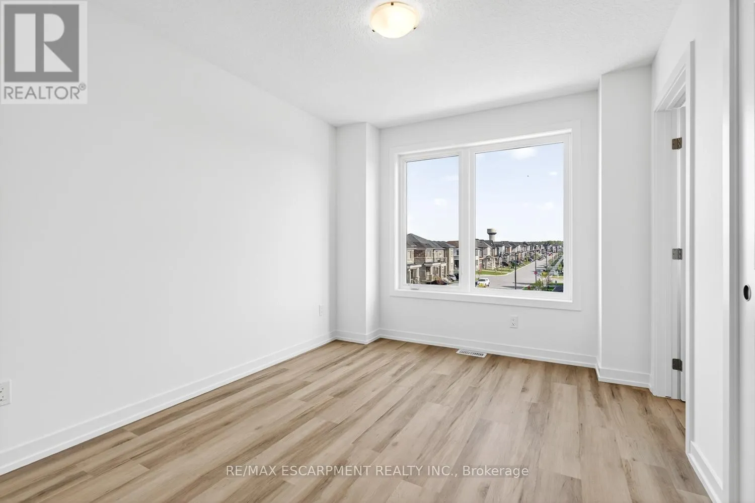 37 - 70 KENESKY DRIVE