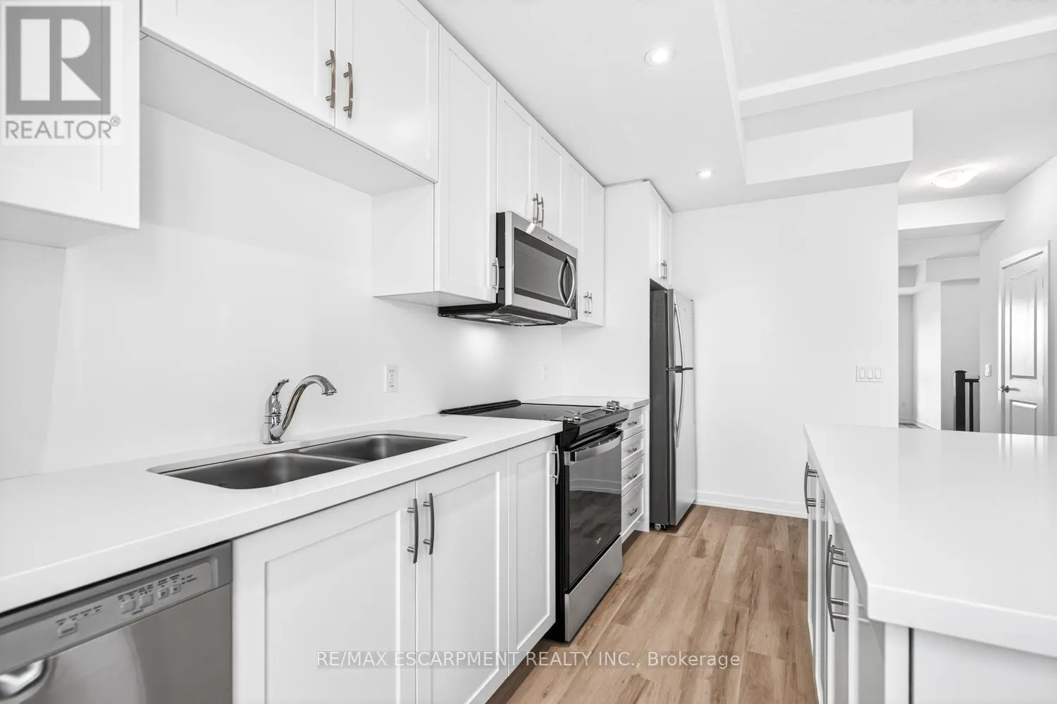 37 - 70 KENESKY DRIVE